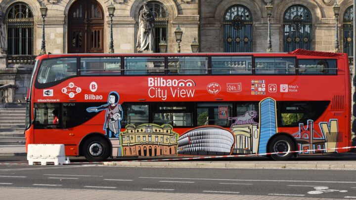 Más de 27.000 personas han viajado este verano en el autobús turístico de Bilbao