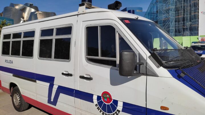 Denuncian errores de planificación y falta de actualización táctica durante los disturbios en Vitoria