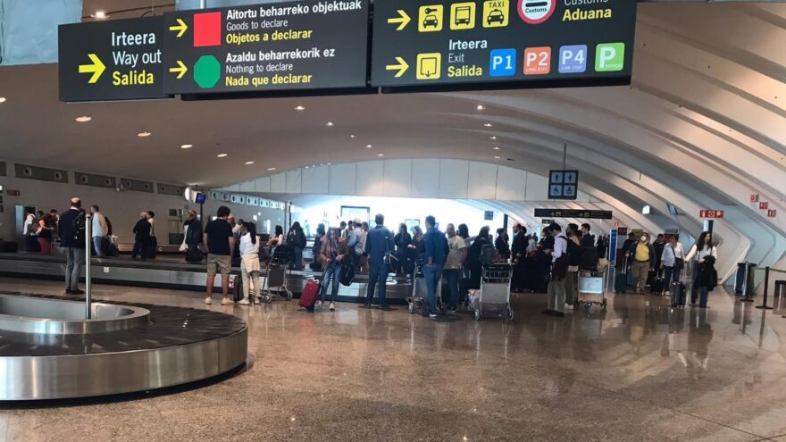 El aeropuerto de Bilbao cierra septiembre con 676.912 pasajeros, su mejor dato histórico