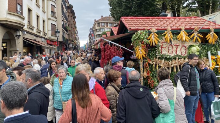 La feria del Último Lunes de Octubre reúne a más de 115.000 visitantes en Gernika-Lumo