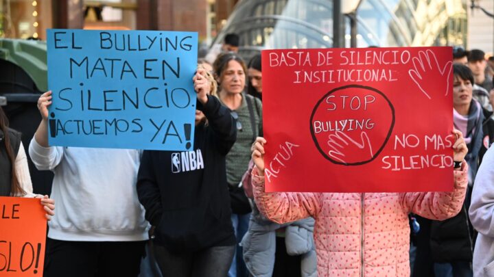 Los estudiantes claman contra el silencio cómplice del bullying: «Colegio culpable, sistema responsable»