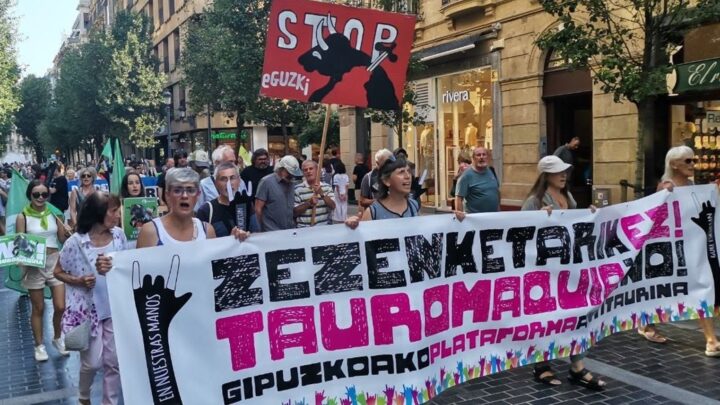 Animalistas alertan del “disparate” legal: ¿Cómo puedes prohibir el maltrato cuando esto es un festejo de maltrato?