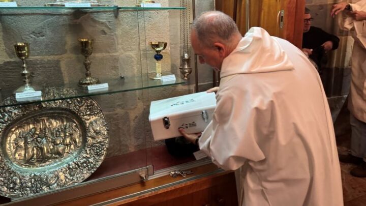 Anabella Barroso: «La cápsula del tiempo, ecos de memoria agradecida y sueños de futuro»