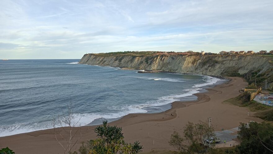 El tiempo este jueves en Bizkaia: nubes y claros con fuerte viento sur