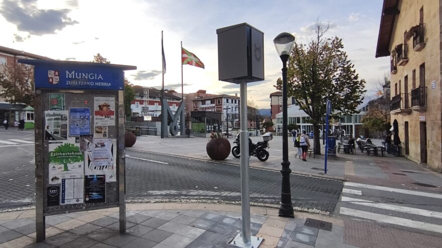 Mungia instala tres radares para reforzar la seguridad de los peatones