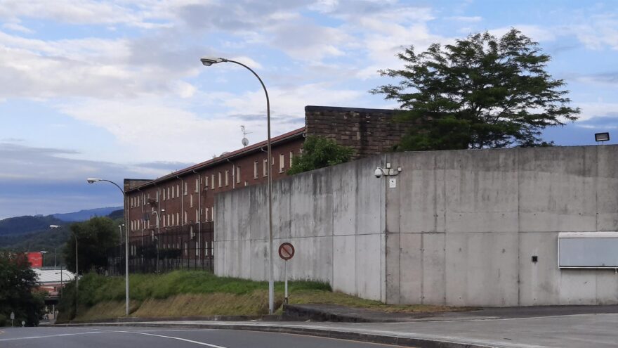 Detenidos tres ladrones tras una oleada de robos en chalets de Bizkaia