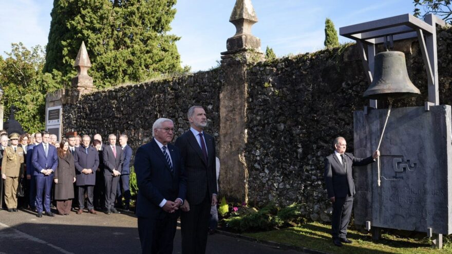 Steinmeier escenifica un emotivo acto de desagravio y petición de perdón a las víctimas del bombardeo de Gernika
