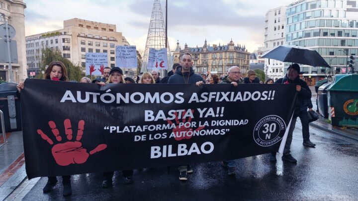 Los autónomos, en pie de guerra: Un domingo bajo la lluvia