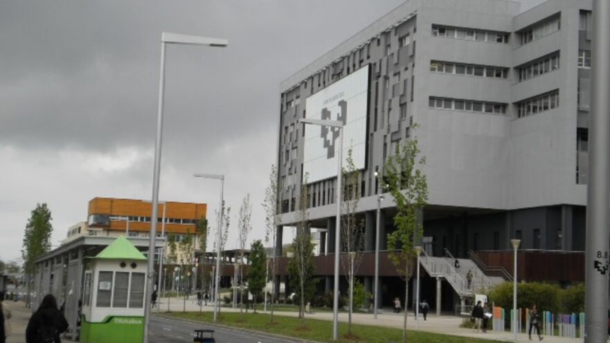 Sindicatos de la EHU convocan paros y concentraciones para exigir más inversión pública