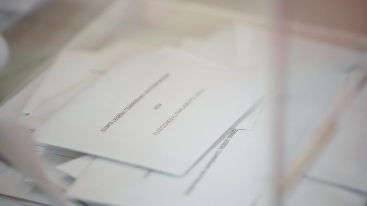 Desalojadas cuatro personas tras un incendio en el antiguo matadero de Zorrotza