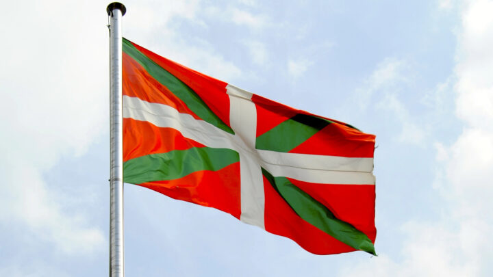 Seis escuelas de Euskadi alzan la voz por la oficialidad del euskera en Europa