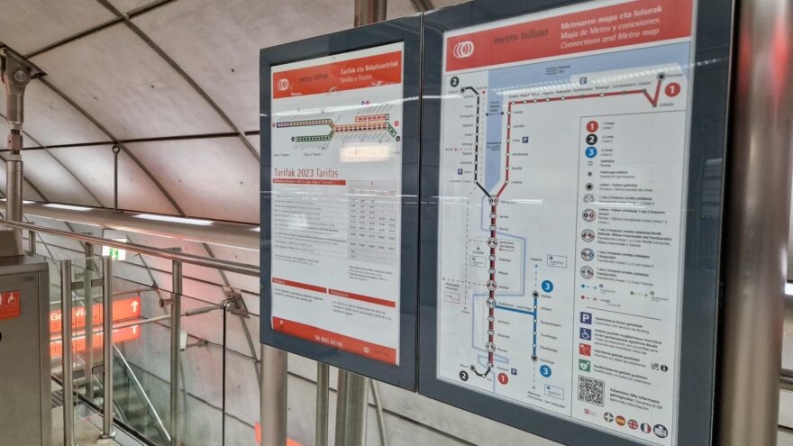 Rescatada la joven que cayó entre dos vagones en el metro de Algorta