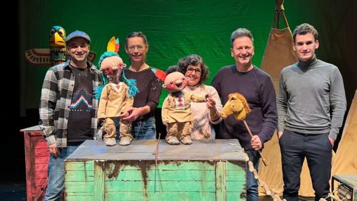 Amorebieta-Etxano acoge tres grandes obras de Anita Maravillas por su 20º aniversario