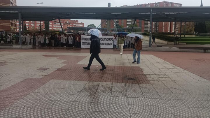 La segunda jornada de huelga médica en Euskadi registra un seguimiento del 8,11%