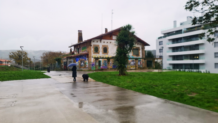 Berango cede a la Mancomunidad de Uribe Kosta una parcela de 1.300 m² para un centro de día