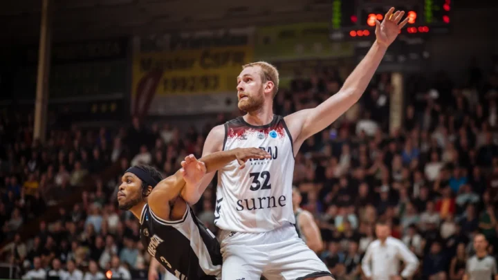 El Surne Bilbao, a por la victoria en Eslovaquia para seguir en la lucha por el primer puesto