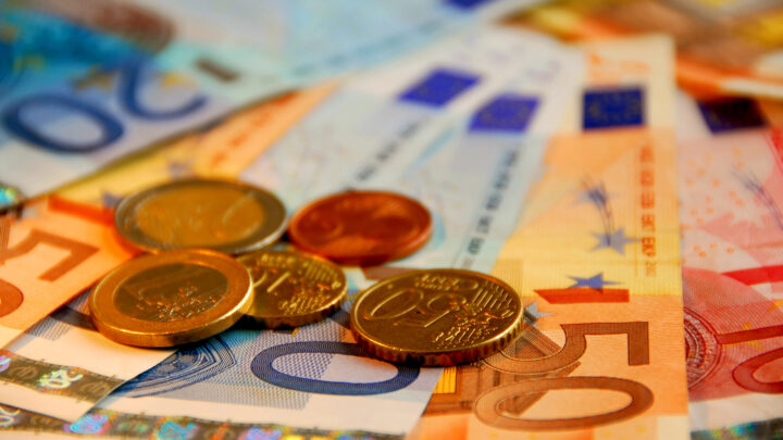 Euskadi resiste el bache industrial gracias a un empleo récord en 2025