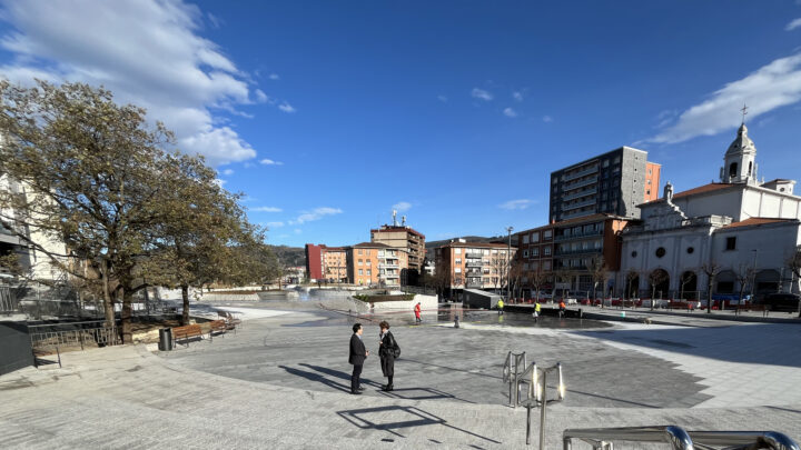 Basauri estrena su nueva plaza San Fausto