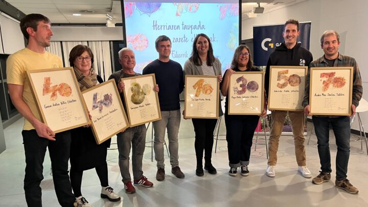 Galdakao rinde homenaje a siete asociaciones locales