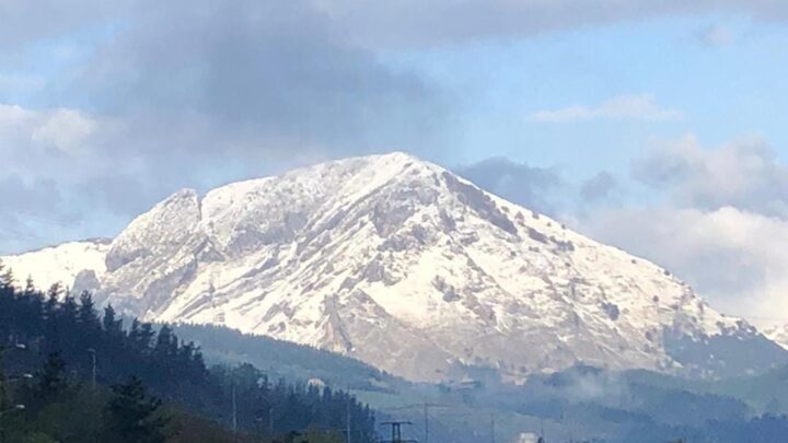 Euskadi activa el aviso amarillo por nieve esta Nochebuena: la cota baja a 400 metros