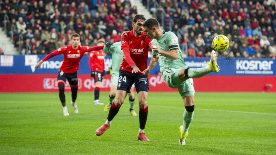 El Athletic se queda a medias en El Sadar