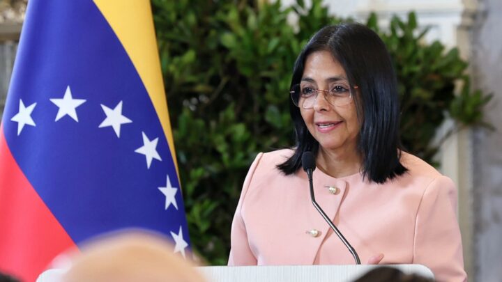 Delcy Rodríguez designa una comisión de alto nivel para intentar obtener la liberación de Maduro