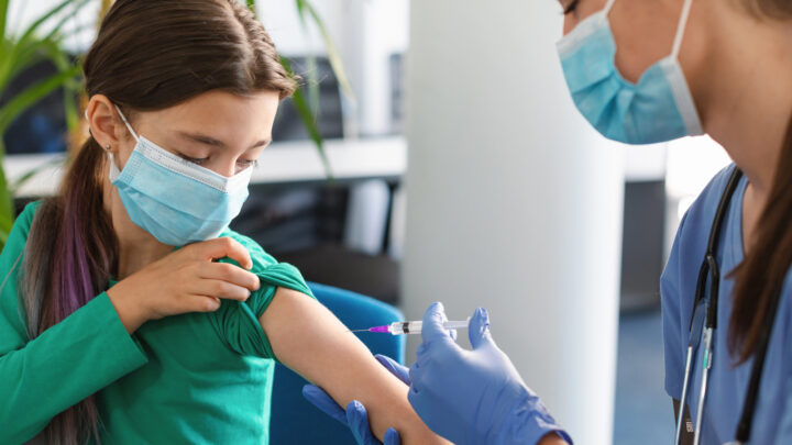 Nuevo calendario vacunal tras un año de éxito contra la bronquiolitis: 90% menos de niños hospitalizados