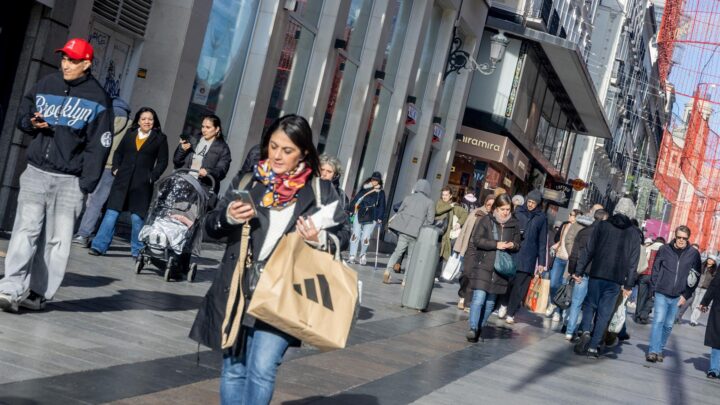Llegan las rebajas: ¿Colas y gangas, o ya no es lo que eran?