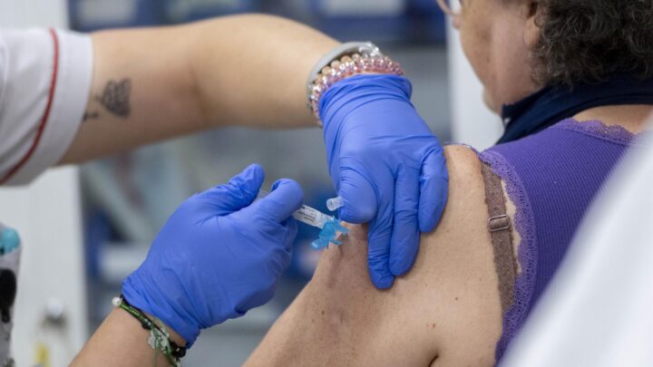 Euskadi ofrecerá vacunarse de la gripe a toda la población, sin limitaciones ni cita previa