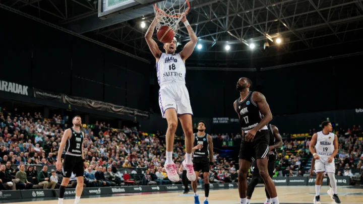 Surne Bilbao muestra su músculo ante el PAOK