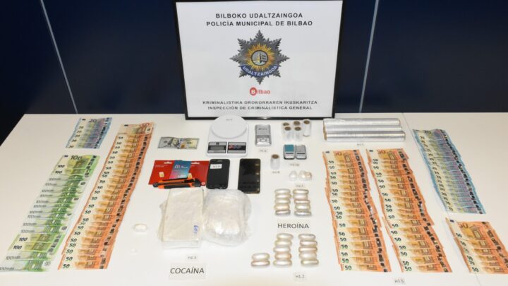 Detienen a un hombre de 63 años con más de un kilo de cocaína en Bilbao