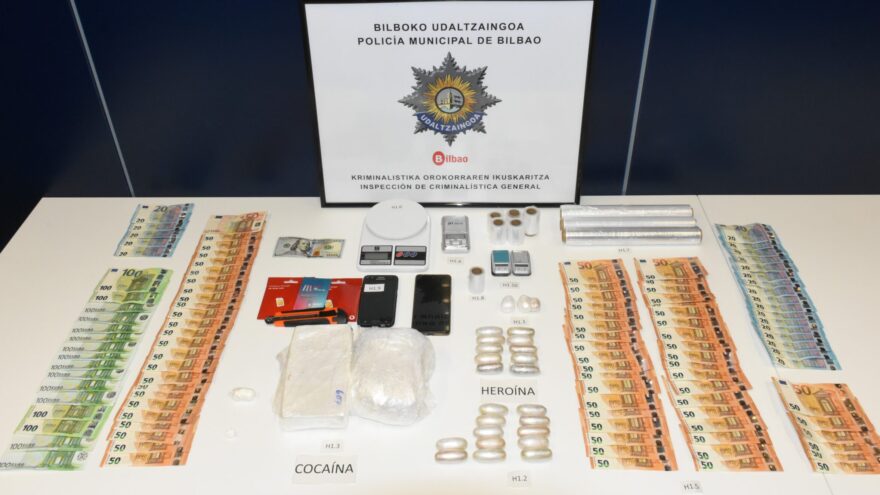 Detienen a un hombre de 63 años con más de un kilo de cocaína en Bilbao