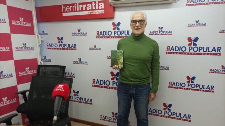 Txabi Anuzita publica «INSTANTES poéticamente impredecibles»