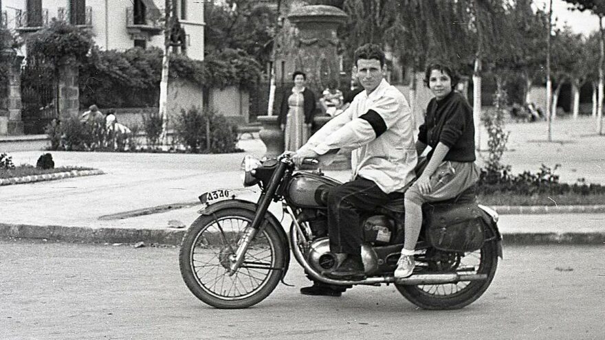 Gernika-Lumo busca la historia de un archivo fotográfico olvidado