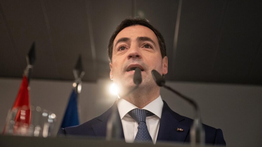 Pradales pide perdón por las vacunas caducadas y promete esclarecer responsabilidades