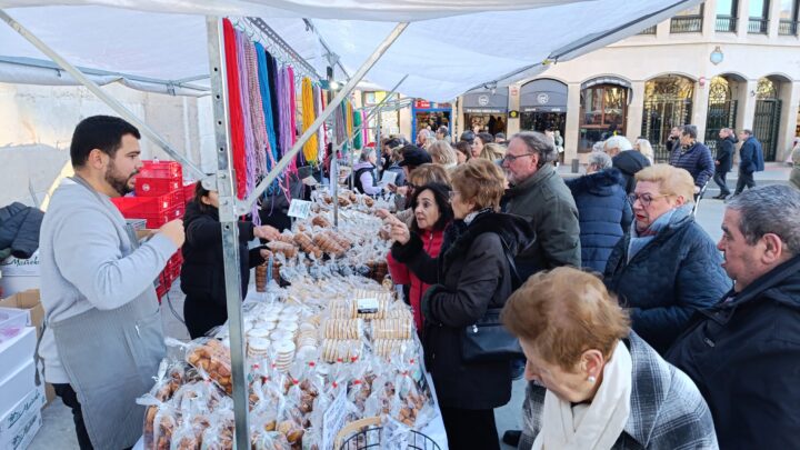 «Ni gripe ni anginas»: Bilbao renueva su devoción por los cordones de San Blas