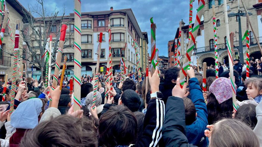 Mungia disfruta de una mañana de música y celebración por Santa Águeda