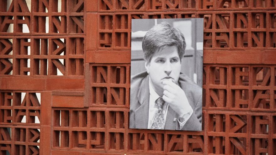 El Parlamento Vasco recuerda a Gregorio Ordóñez con un minuto de silencio