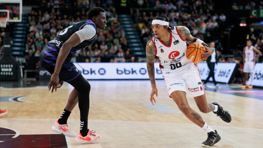 Un remodelado Casademont Zaragoza prueba el gran momento bilbaíno