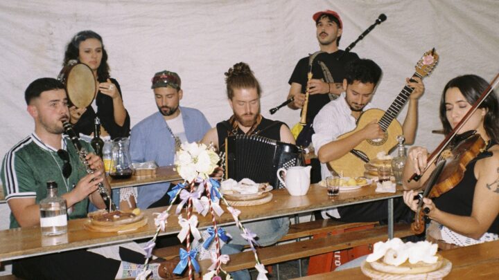 De Ninghures trae a Bilbao su ‘Feira’, el mejor disco gallego del 2025