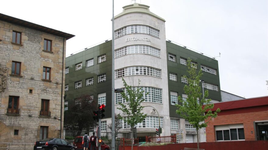 Cuatro detenidos en Ermua por propinar una paliza a un joven