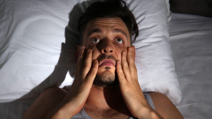 «Dormir 6 horas durante 10 días seguidos provoca un deterioro en la atención equivalente a llevar 24 horas sin dormir»