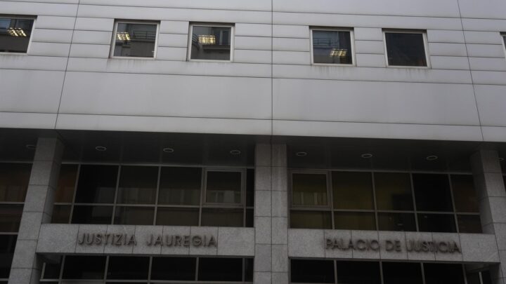 Manuel España, cantante de La Guardia: «Es un orgullo ver que nuestras canciones envejecen bien»