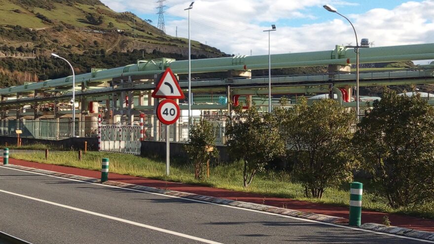 Los niveles de benceno en Muskiz no son «preocupantes» pero se prevé mantener medidas preventivas