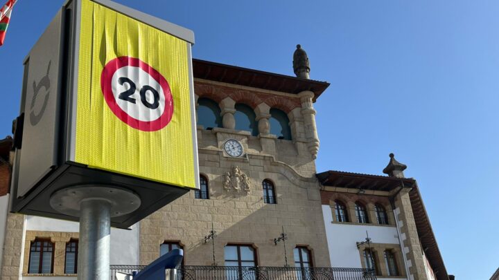 Mungia refuerza la seguridad peatonal con iluminación y control de velocidad