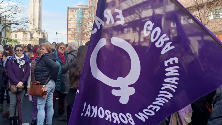 Miles de personas salen a la calle por el 8M en Euskadi: 18.000 en Bilbao