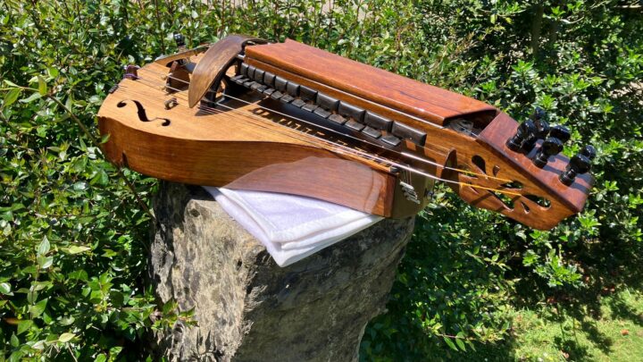 El taller de Sopuerta que exporta instrumentos únicos a Estados Unidos