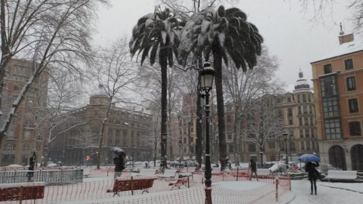 Euskadi activa el aviso amarillo por nieve y fuerte oleaje