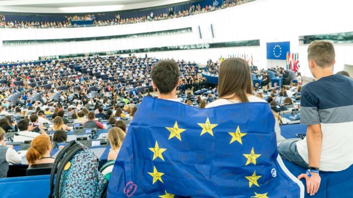 Del aula al debate europeo: alumnos de Botika Zaharra llegan al Parlamento Europeo de la Juventud