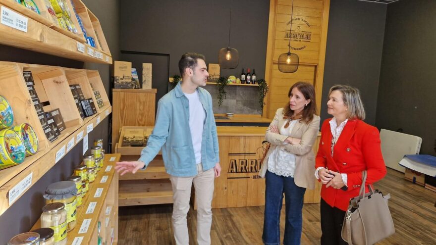 La secretaria general de Pesca visita los grupos de acción local en Bermeo